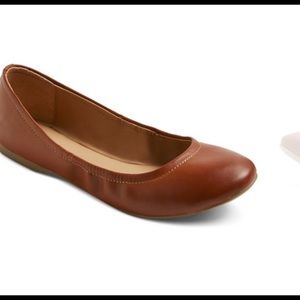 Brown ballet flats